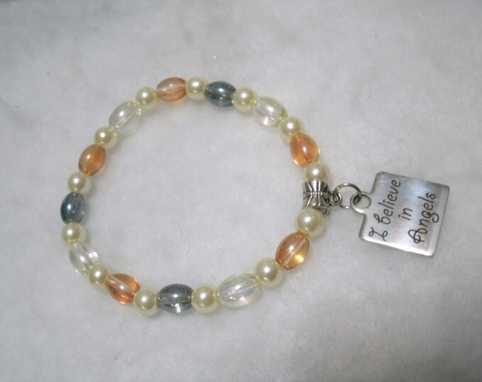 Angel bracelet "I Believe In Angels" charm, stretch bracelet, stainless steel laser engraved charm, religious, Czech beads, glass pearls