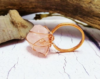 Raw Rose Quartz Ring ~ Rough Promise Ring ~ Chunky Stone Ring ~ 7th Anniversary Gift, Gift For Girlfriend, Spring 2017 Boho Quartz Ring