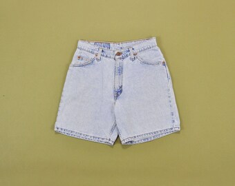 Levis Denim Shorts, High Waisted Shorts, Light Wash Levis, 90s Levi Jean Shorts, Loose Fit Shorts, 1990s Mom Shorts, Womens Size 7