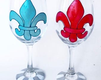 Fleur de Lis Wine Glass, Louisville Wine Glass, New Orleans Glass, Kentucky Glass, Fleur De Lis Gift, Painted Glassware