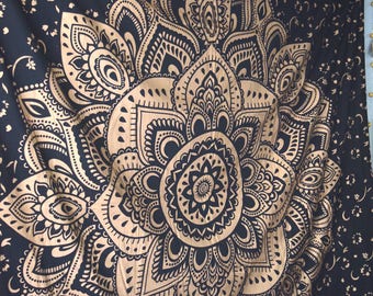 Black and gold Indian mandala tapestry, queen-size tapestry sheet, hippie sheet, wall tapestry, boho decor, dorm decor, bohemian bed sheet