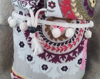 basket/purse makeup or toiletries