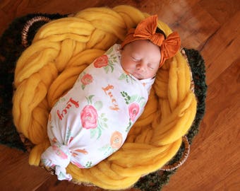 Personalized Swaddle Blanket - Floral Field – Personalized Swaddle Blanket / Baby Name Blanket