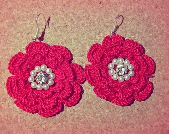 Crocheted earrings - English Rose - romantic allure. Orecchini all'uncinetto - Rosa Inglese - allure romantico.