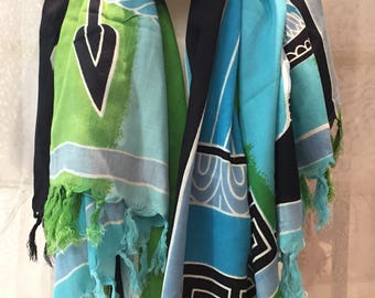 Summer sarong. Paero figure estamapdo. Shawl for the beach and summer. Estamoadp of rayon cloth.