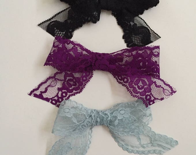 Small Lace bows {Set of 3 Arabella lace fabric hair bows} Please note your three colors in the notes section at checkout.