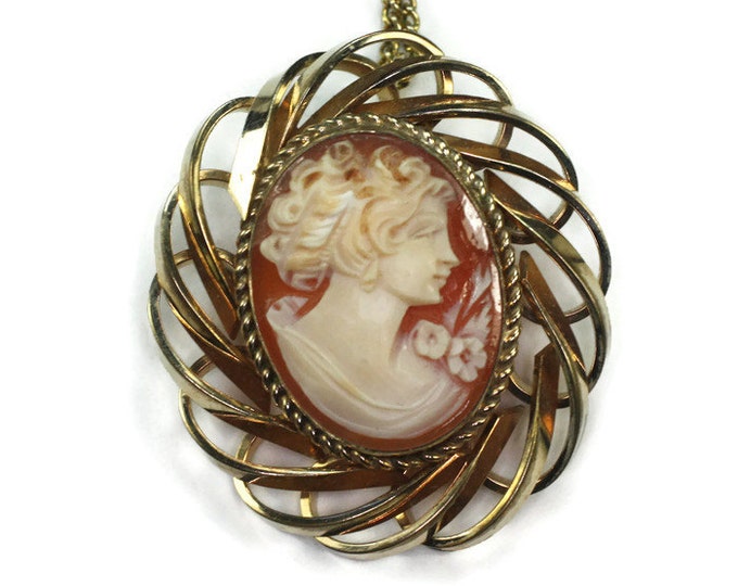 Carved Shell Cameo Brooch Pendant Necklace Retro Vintage 16 Inch Chain