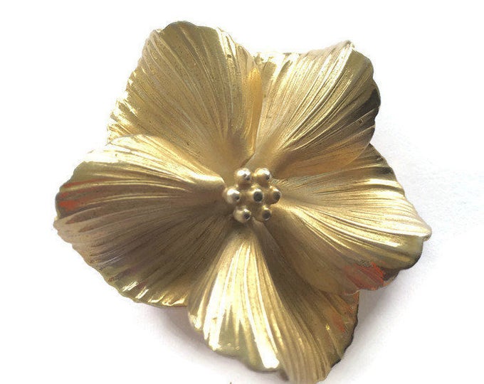 CIJ Sale Ruffled Petal Floral Brooch Gold Tone Signed Giovanni Vintage