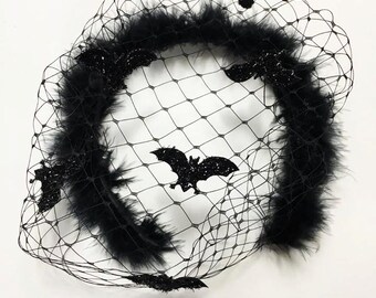 Flying bats feathered headband with veil black