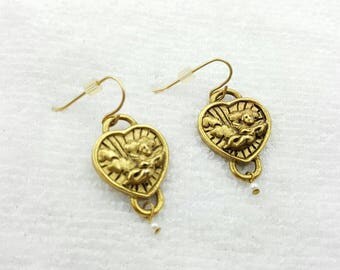 Maximal Art Drops of Gold Pierced Earrings Cupids Hearts Love