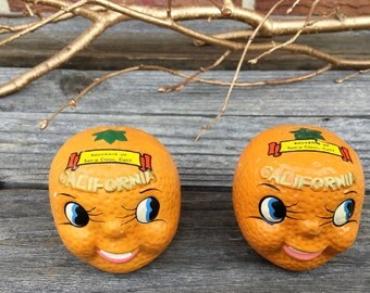 Salt an Pepper shakers oranges from Santa Claus Californis