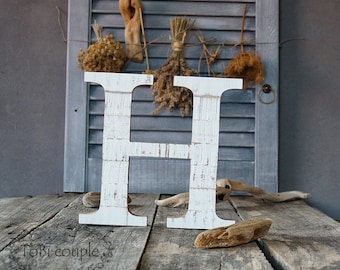 7,4" Wooden letter distressed Wall decor