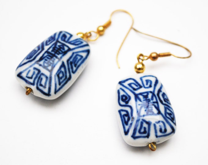 Chinese Porcelain Earrings - Dangle rectangle - Blue White - gold hooks