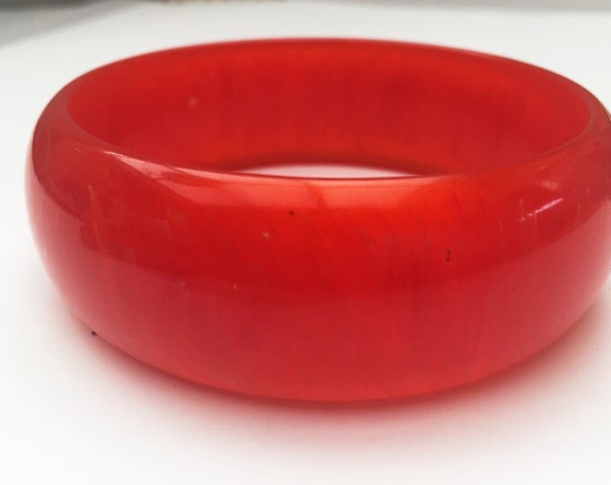 Red Lucite Bangle - White Marbled - Mid Century - Mod Modern - Vintage Plastic - bracelet