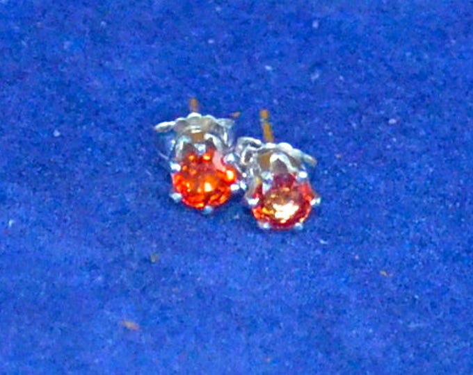 Orange Sapphire Studs, 4mm Round, Natural, Set in Sterling Silver E1029