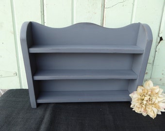 Hand Painted Wood Spice Rack Shelf ~ Display ~ Upcycled ~ Distressed Country Gray ~ Storage Vintage Urban Farmhouse Home Decor Shabby Chic