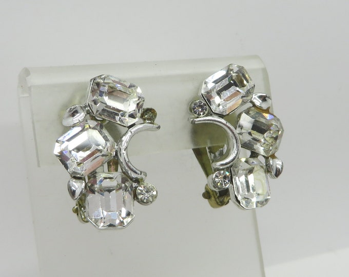 Lisner Clear Rhinestone Curved Earrings, Vintage Silver Tone Clip-on Earrings