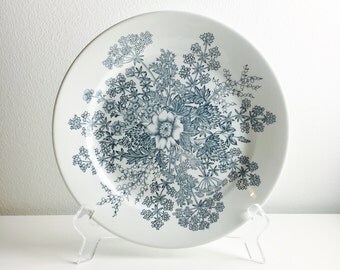 Vintage Arabia Finland blue flower ceramic plate named "Puketti ", Raija Uosikkinen,1960s, made in Finland