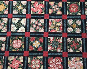 Lap quilt. Sofa throw. Floral quilt. Handmade quilt. Home decor.