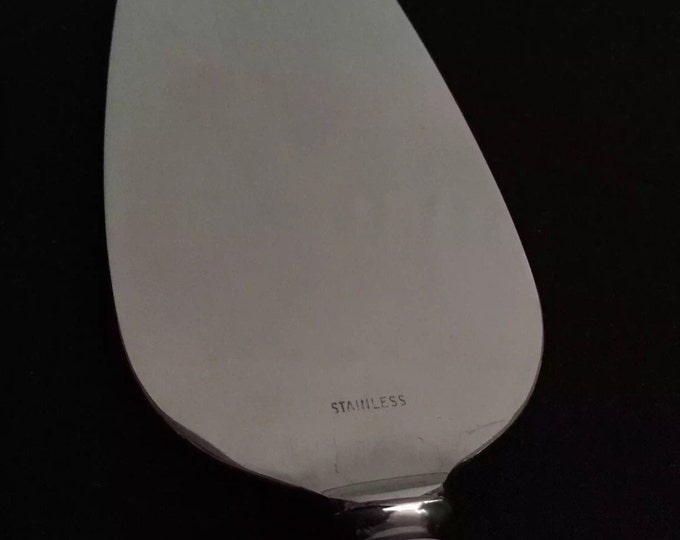 Storewide 25% Off SALE Vintage Buckingham 1910 Gorham Sterling Silver Handled Flat Pie Server Featuring Timeless Inscribed Design