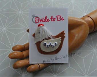Bride to be HEN party badge with veil, classy cute hen party badge, Hen party accessories, bride to be badge, handmade, pin badge,felt badge