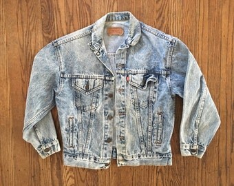 Vintage Levi's Light Wash Distressed Denim Jacket - Levi's Jean Jacket - Levi's Light Wash Denim Jacket - Large
