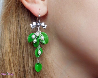 Holiday Earrings Mistletoe Jewelry leaves earrings Berries jewelry Polymer clay earrings Christmas earrings sprig mistletoe Pearl earrings