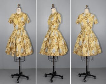1950s dress / vintage dress / full skirt / CHROMA short sleeve dress