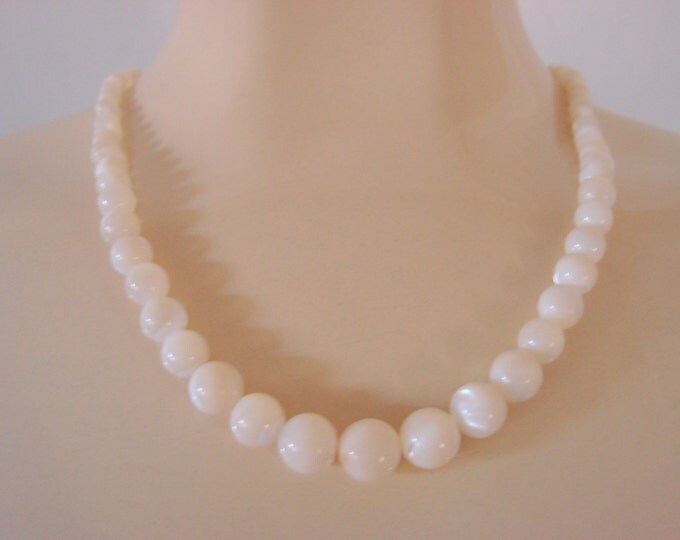 Vintage Natural Mother of Pearl Carved Bead Necklace Graduated Beads