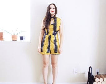 60s Gogo Playsuit . 1960s Mod Playsuit 60s onesie 60s playsuit Gogo dancer onesie Teardrop cutout 60s romper Mod romper