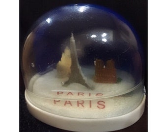 Snow Globe, Paris Snow Globe, Snowglobe, Water Globe, Vintage Paris Souvenir, Paris Souvenir