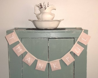 THANKFUL Banner Bunting Primitive Mantle Country Home Decor Rustic Beige Tan White Farm House Rustic Sign Farmhouse Decoration wvluckygirl