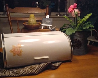 BREAD BOX, Vintage White Metal Bread Box, Roll Top Bread Box, Mid Century Bread Box, White Bread Tin, Kitchen Decor, Shabby Chic