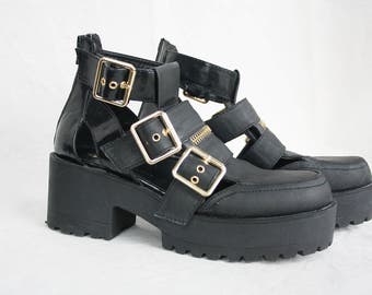 Grunge boots Steam-punk boots Wide heels Chunky boots Black shoes Buckle boots Womens shoes Summer boots Platform Thick heel vintage size 7