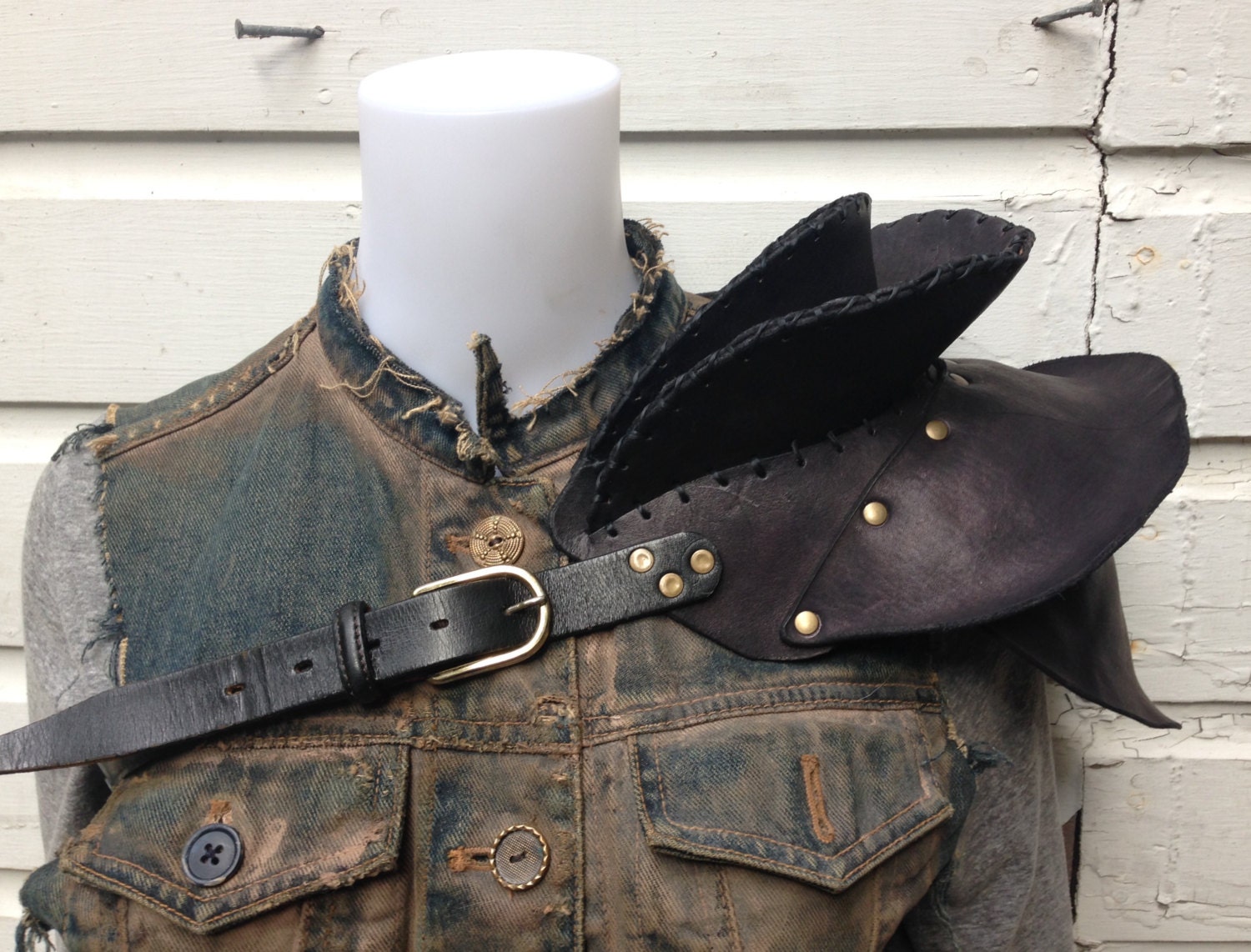 Post Apocalyptic Armor Leather Armor leather spauldron