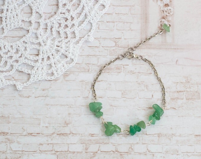 Dainty chain bracelet, Tiny bead bracelet, Beaded bracelet, Tiny green bracelet, Dainty braclet, Chain bracelet