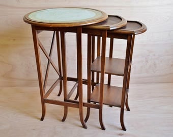 Antique Side Tables - Victorian 3 Tiered Nesting Tables - Coffee Tables With Glass Top and Hand Made Lace Doily - English Furniture 1900s.