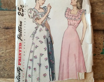 Vintage Simplicity Pattern #2681 for Two Nightgowns Misses Size 14