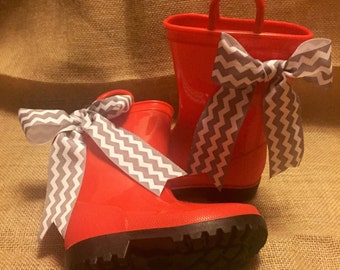 rain boots with bow