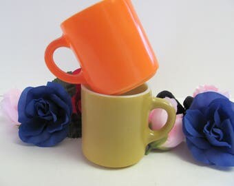 RETRO COFFEE CUPS, Set of Two, One Orange and One Green Vintage 1950'S Coffee Cups, Fun and Colorful Vintage 1950's Tea Cups. Unmatched Set