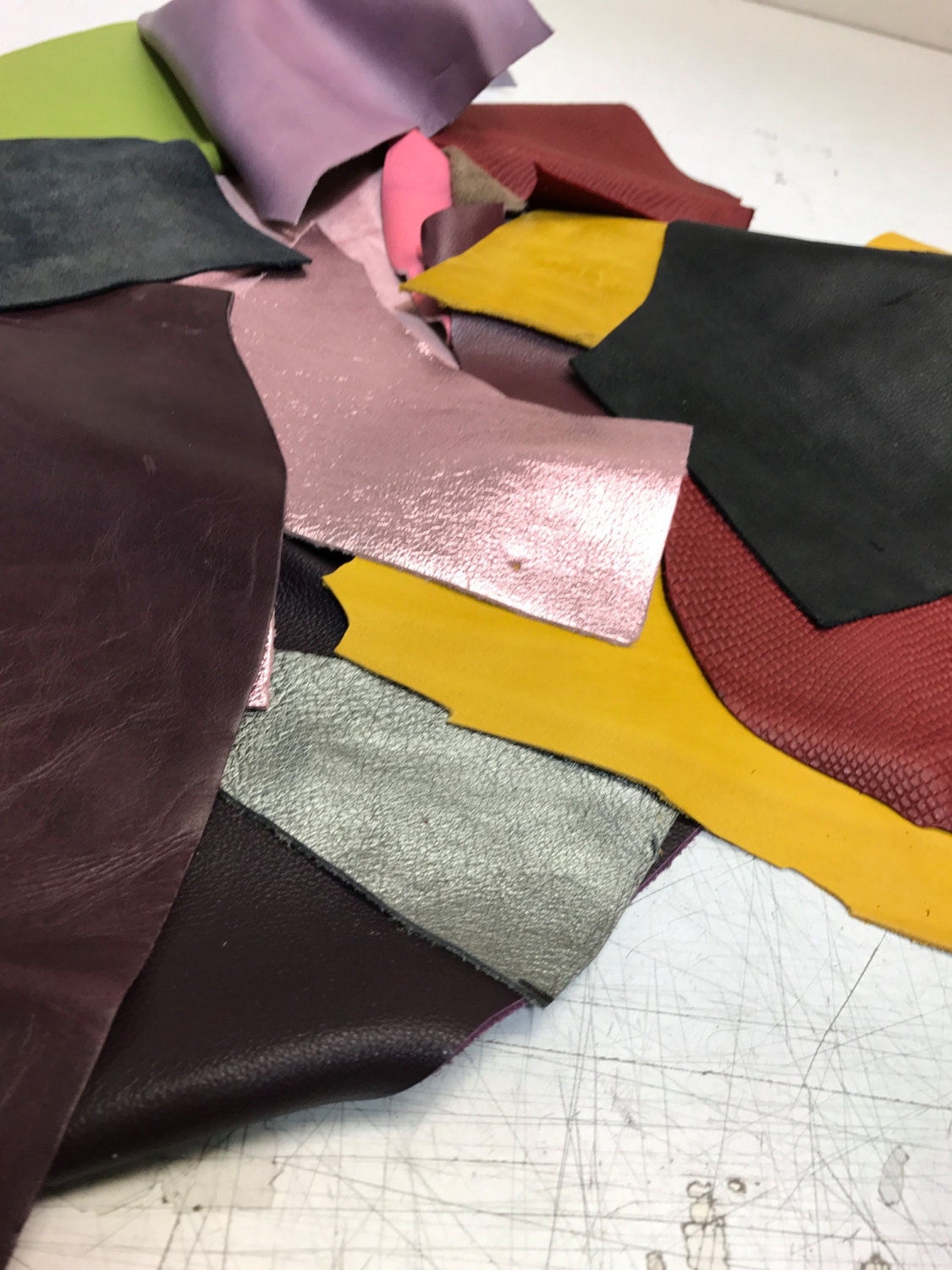 LARGE PACK Of Full Grain Leather SCRAPS And Trimmings: 3 Lbs Of Scrap ...