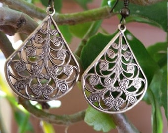 Inexpensive Small Brass Teardrops