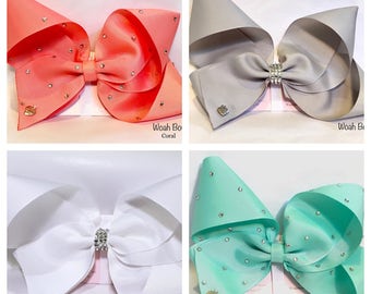Large hair bow. Girls Fashion, similar Style To Jojo bows. Made by woah Bow - choice of colours, Coral, grey, mint, white. Customisable