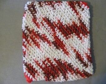 Red and White Pot Holder