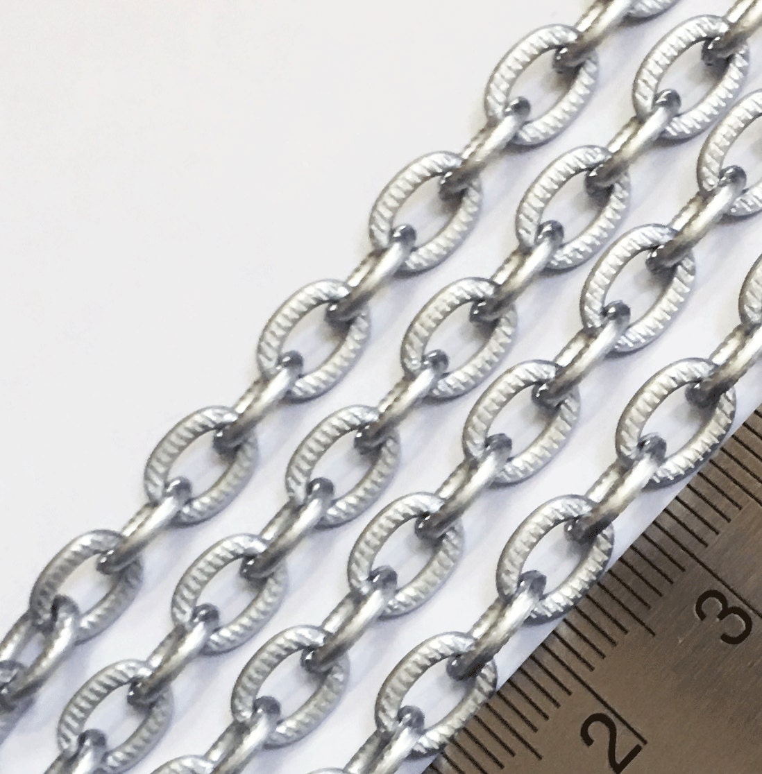 16 ft of Large Aluminum corrugated oval chain 8.5x6mm matte