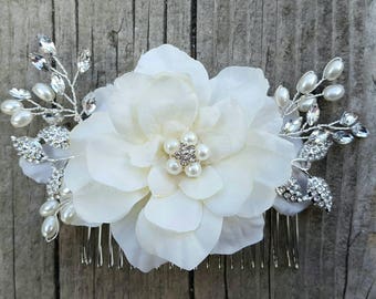 Bridal Hair Comb, Wedding Comb, Ivory Comb, Floral Wedding Comb, ivory Bridal Comb, Ivory Hair Comb,Freshwater Pearls, crystal comb