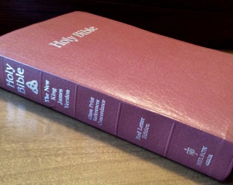 HOLY BIBLE New King James version Red Letter Edition Giant Print Reference Edition Words of Christ in Red plus Concordance