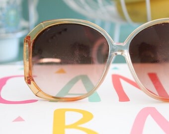 1970s FLOWER GIRL Sunglasses..twiggy. womens eyewear. big lens. funky. woodstock. hippie. rare. ladies. deadstock sunglasses. butterfly. mod
