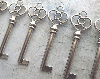 Loarre Antique Silver Skeleton Key - Set of 10