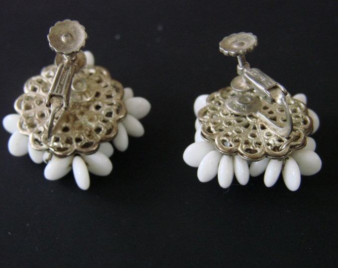 Miriam Haskell Mid Century Milk Glass Cluster Bead Clip Earrings Vintage Jewelry Jewellery